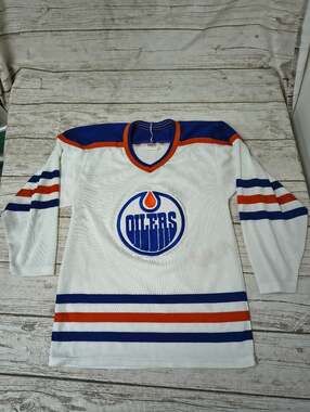 VTG CCM Edmonton Oilers NHL Hockey jersey Size Small